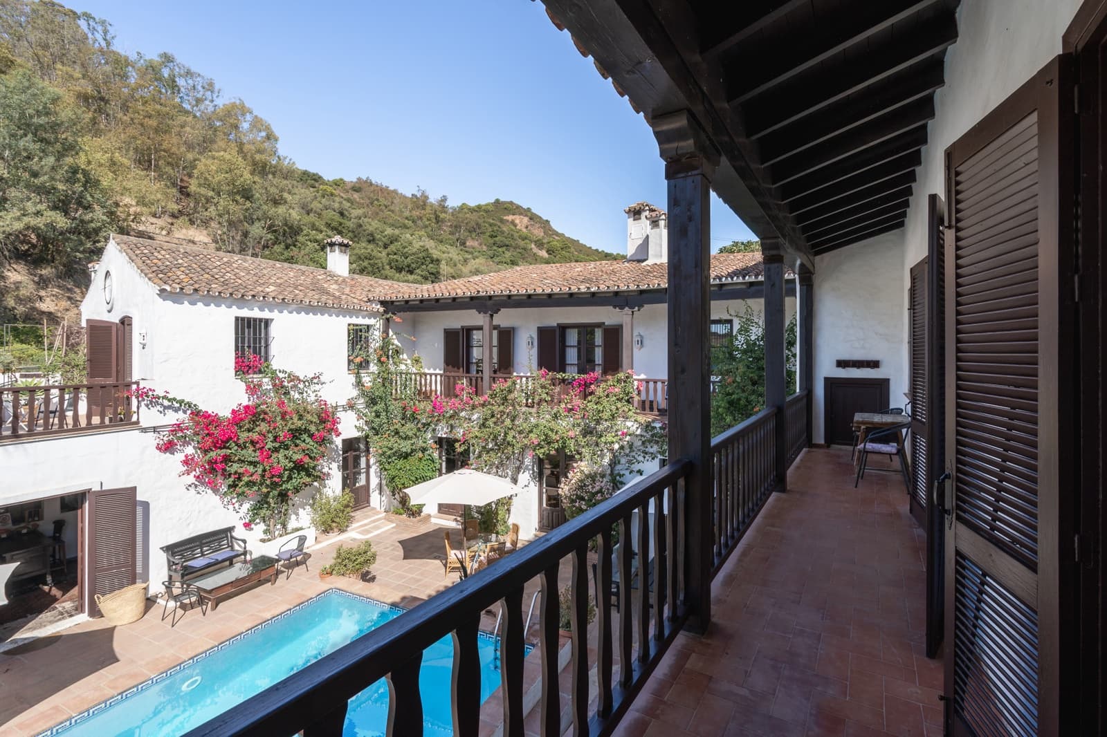 9 slaapkamer Finca/Landhuis te koop in Estepona met zwembad - € 2.700.000 (Ref: 10119040)