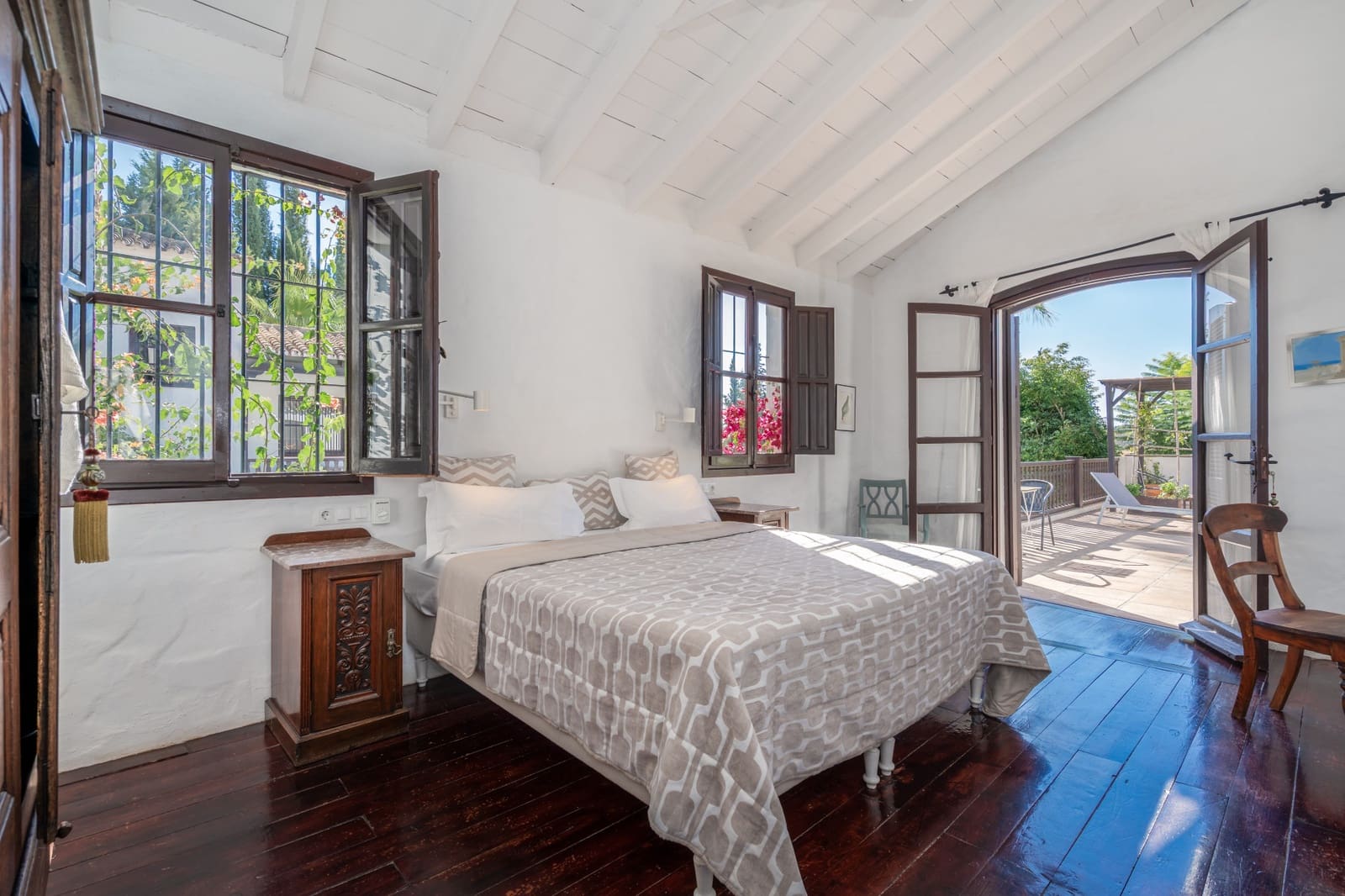9 slaapkamer Finca/Landhuis te koop in Estepona met zwembad - € 2.700.000 (Ref: 10119040)