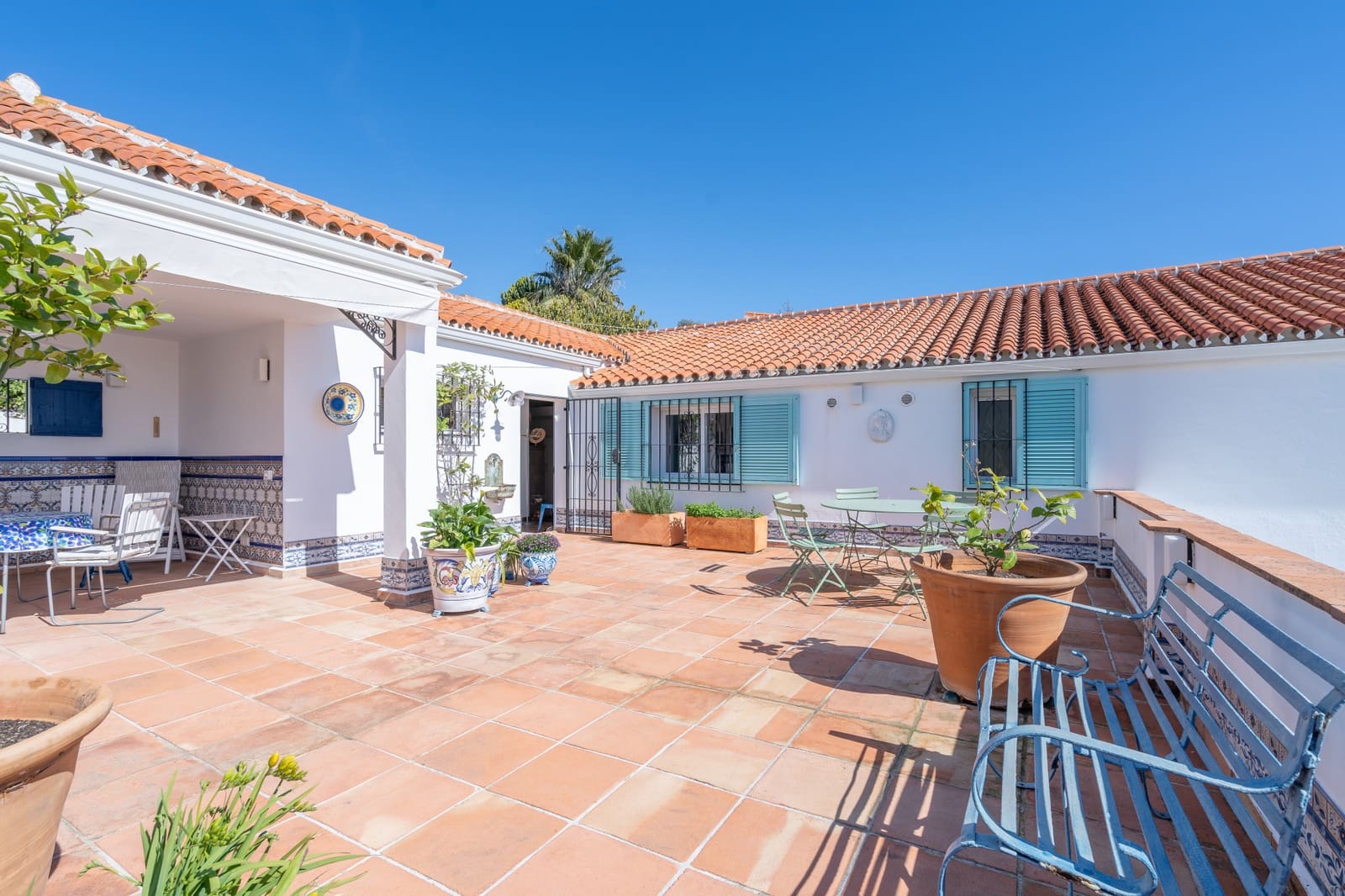 4 makuuhuone Huvila myytävänä paikassa Estepona mukana uima-altaan 
autotalli - 1 295 000 € (Ref: 10119041)