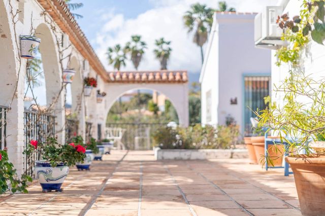 4 chambre Villa/Maison à vendre à Estepona avec piscine garage - 1 295 000 € (Ref: 10119041)