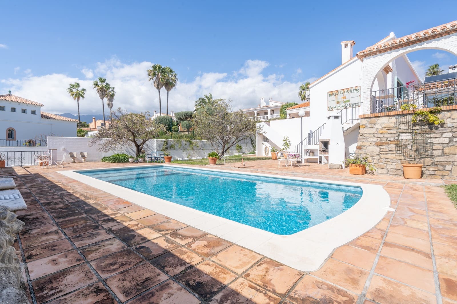 4 makuuhuone Huvila myytävänä paikassa Estepona mukana uima-altaan 
autotalli - 1 295 000 € (Ref: 10119041)