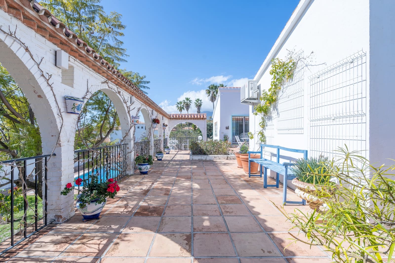 4 makuuhuone Huvila myytävänä paikassa Estepona mukana uima-altaan 
autotalli - 1 295 000 € (Ref: 10119041)