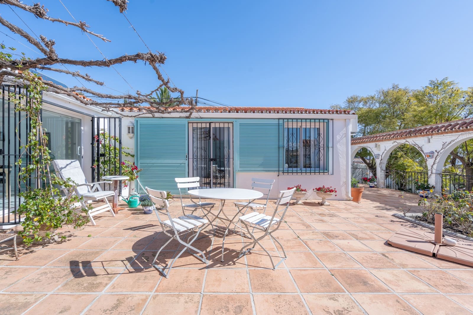 4 makuuhuone Huvila myytävänä paikassa Estepona mukana uima-altaan 
autotalli - 1 295 000 € (Ref: 10119041)
