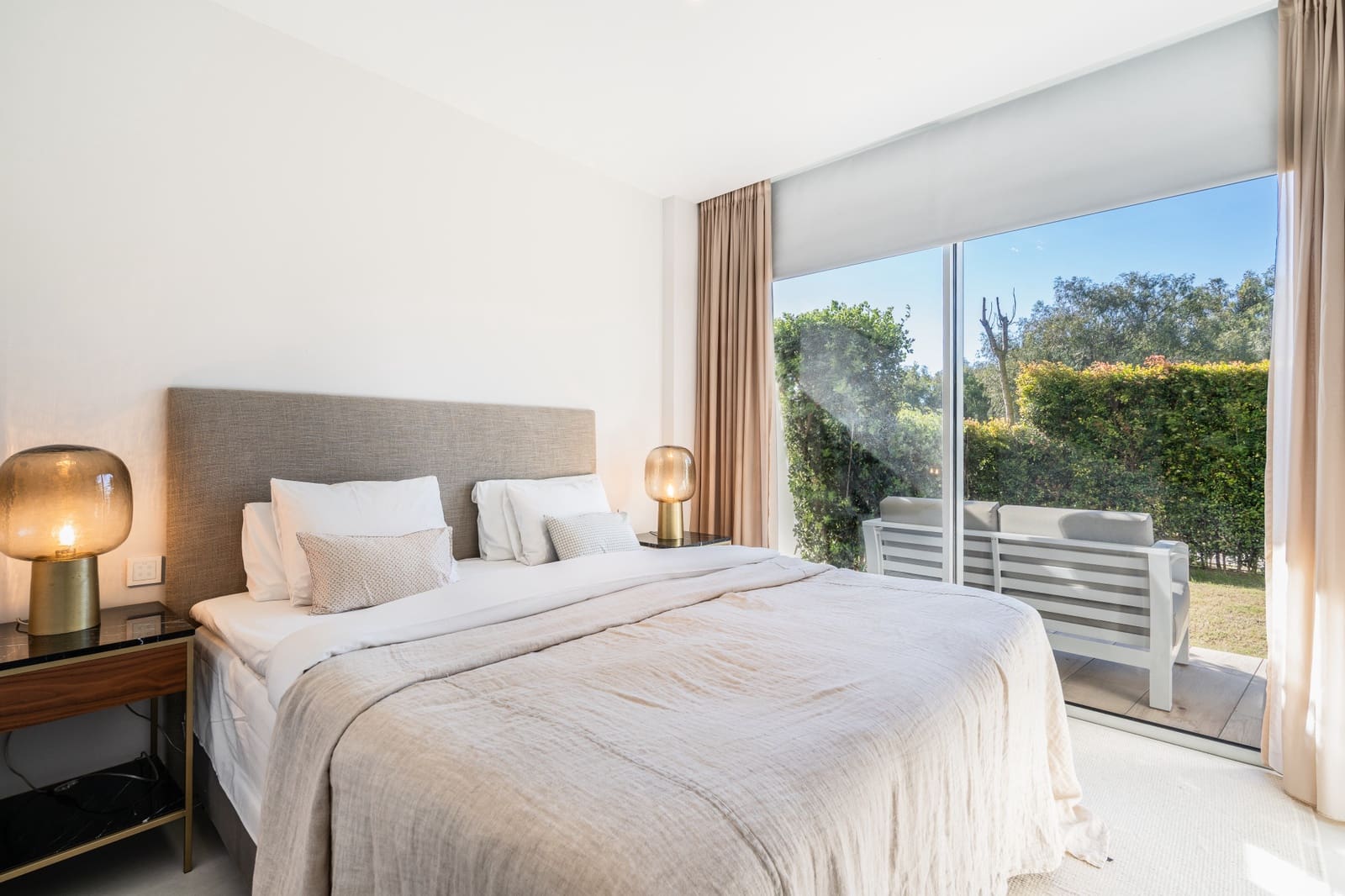 3 bedroom Apartment for sale in Estepona with pool garage - € 895,000 (Ref: 10119045)