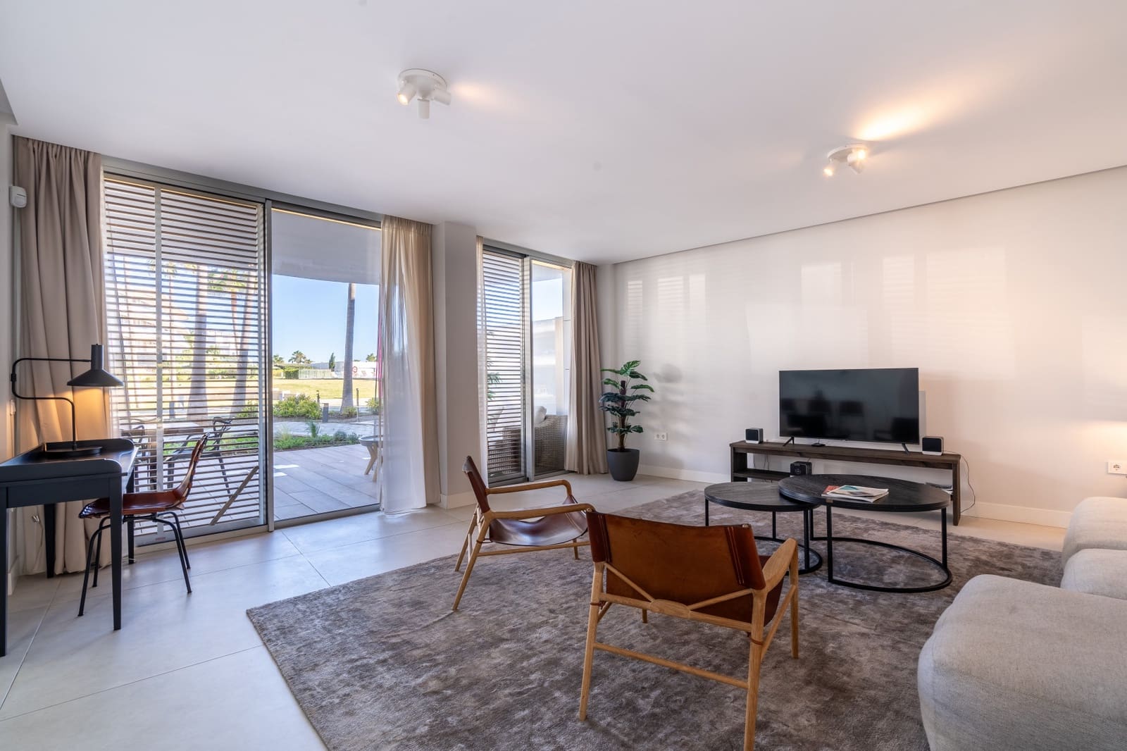 3 bedroom Apartment for sale in Estepona with pool garage - € 895,000 (Ref: 10119045)
