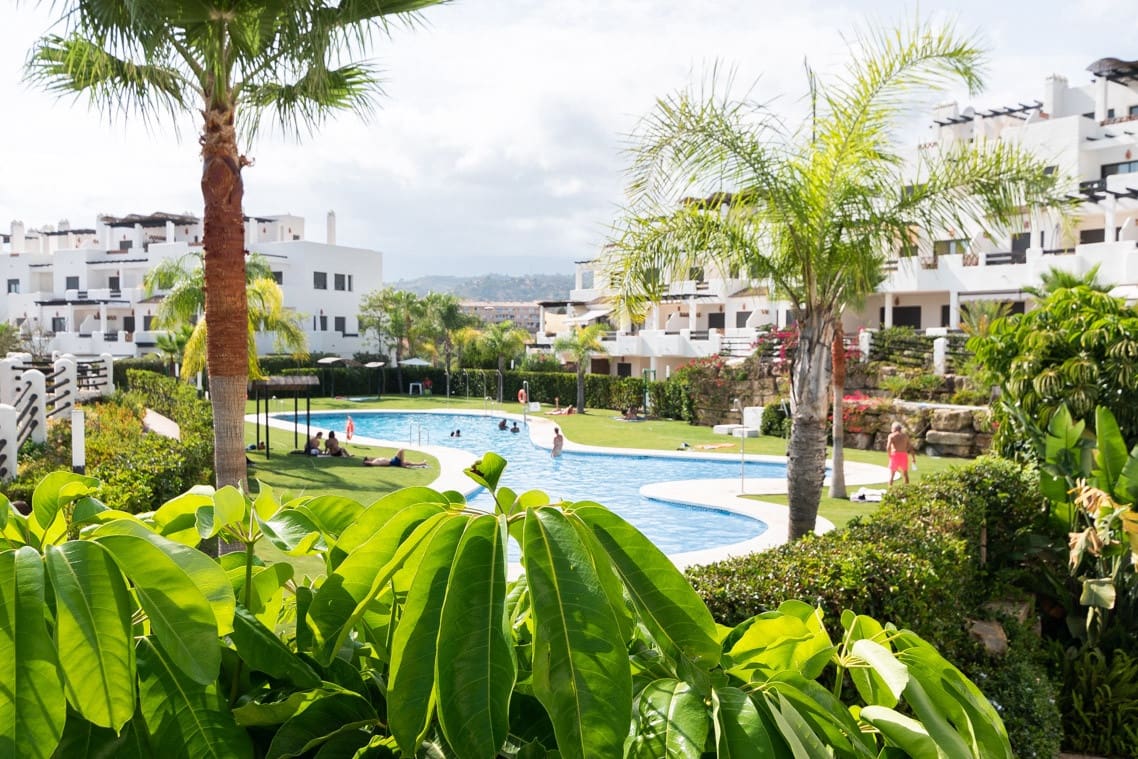 2 quarto Apartamento para venda em Estepona com piscina garagem - 439 000 € (Ref: 10119047)