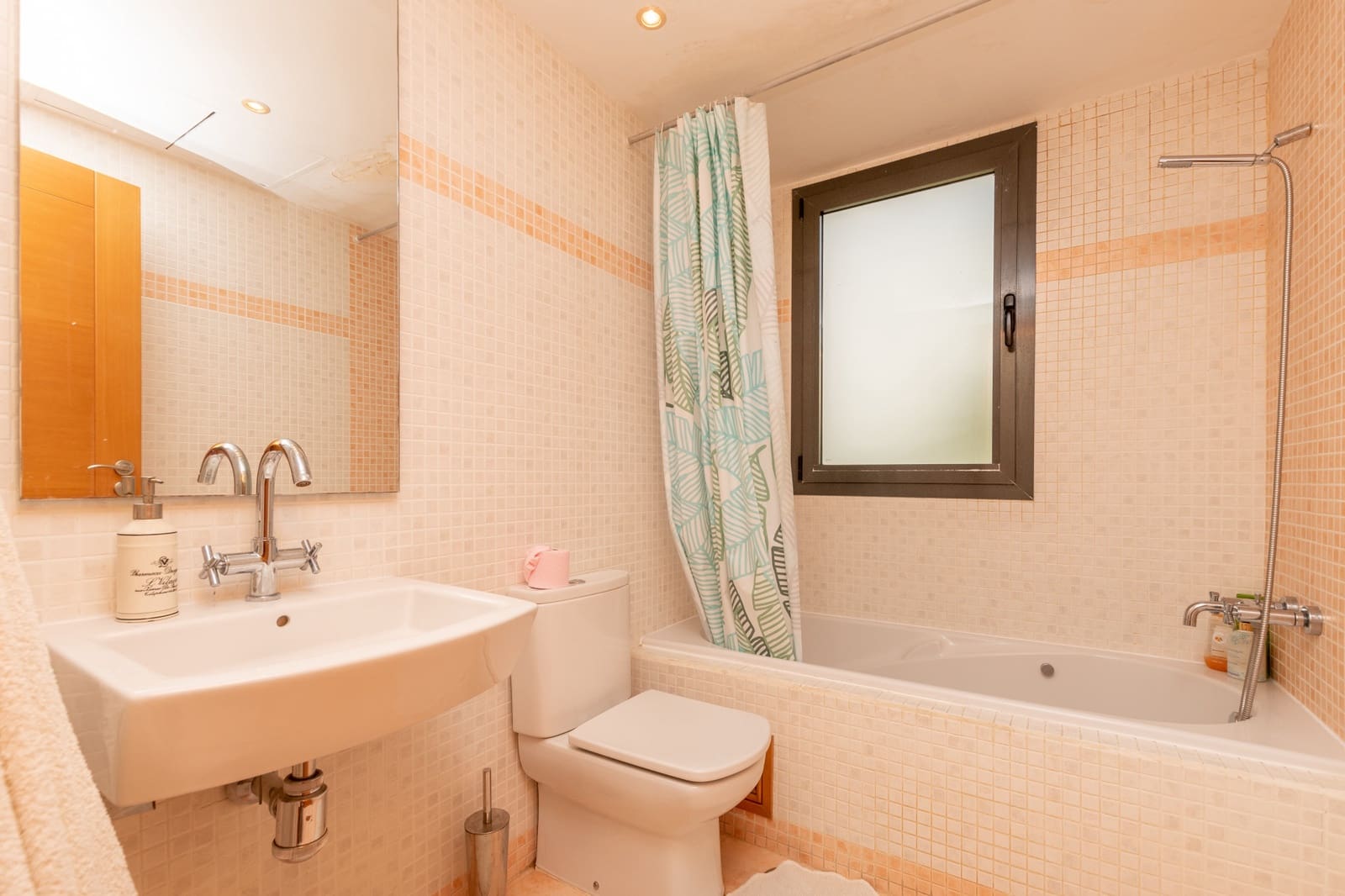 2 quarto Apartamento para venda em Estepona com piscina garagem - 439 000 € (Ref: 10119047)