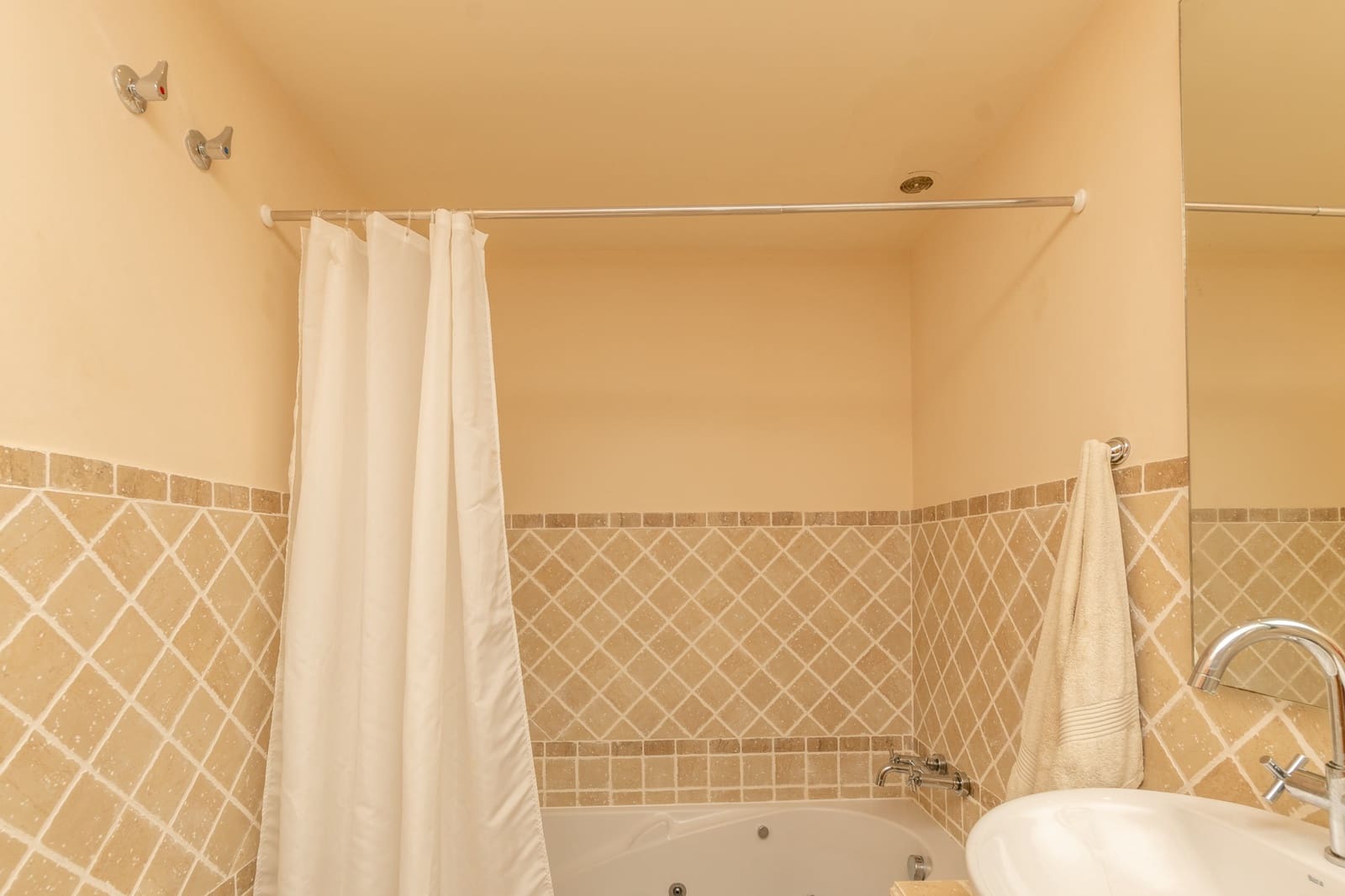 2 quarto Apartamento para venda em Estepona com piscina garagem - 439 000 € (Ref: 10119047)