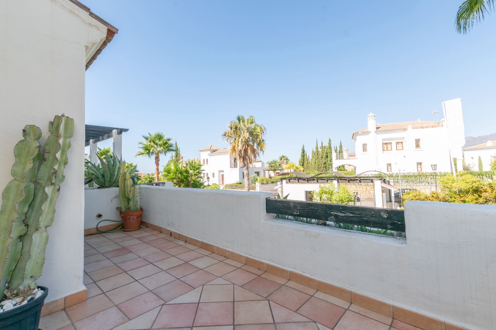 2 quarto Apartamento para venda em Estepona com piscina garagem - 439 000 € (Ref: 10119047)