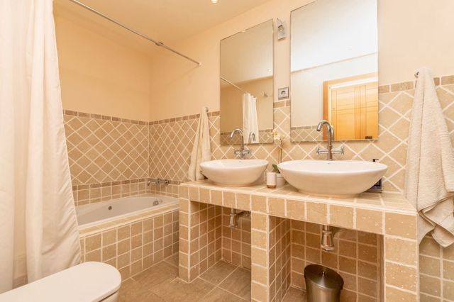 2 quarto Apartamento para venda em Estepona com piscina garagem - 439 000 € (Ref: 10119047)