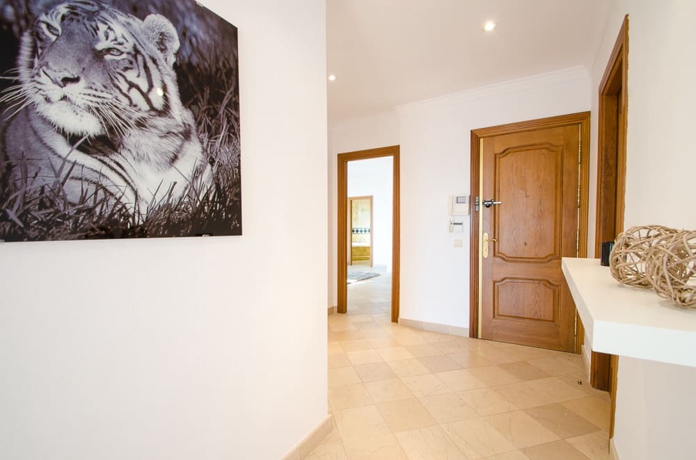 2 bedroom Penthouse for sale in El Paraiso with pool garage - € 550,000 (Ref: 10119052)