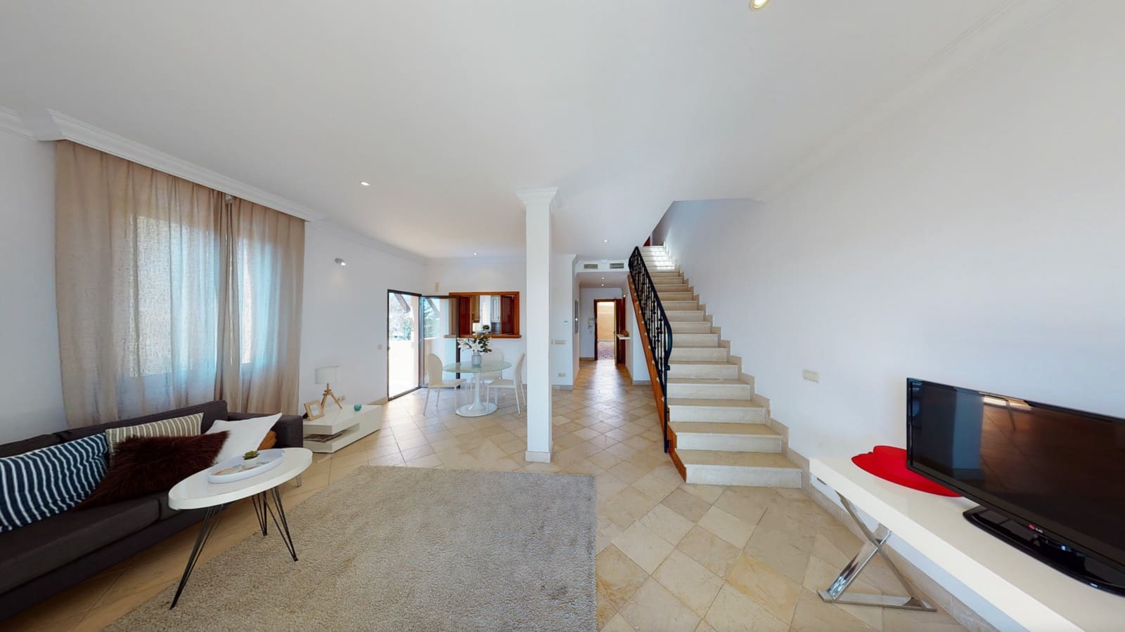2 bedroom Penthouse for sale in El Paraiso with pool garage - € 550,000 (Ref: 10119052)