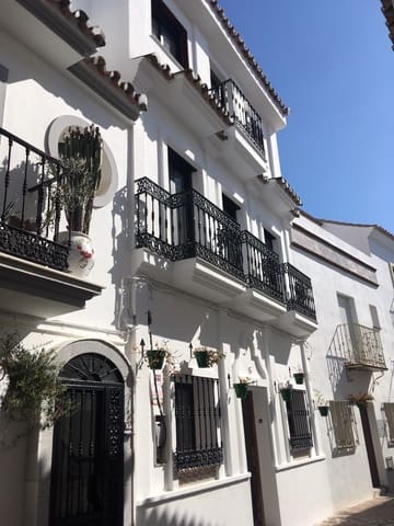 4 sovrum Hus till salu i Estepona med pool - 1 500 000 € (Ref: 10119054)
