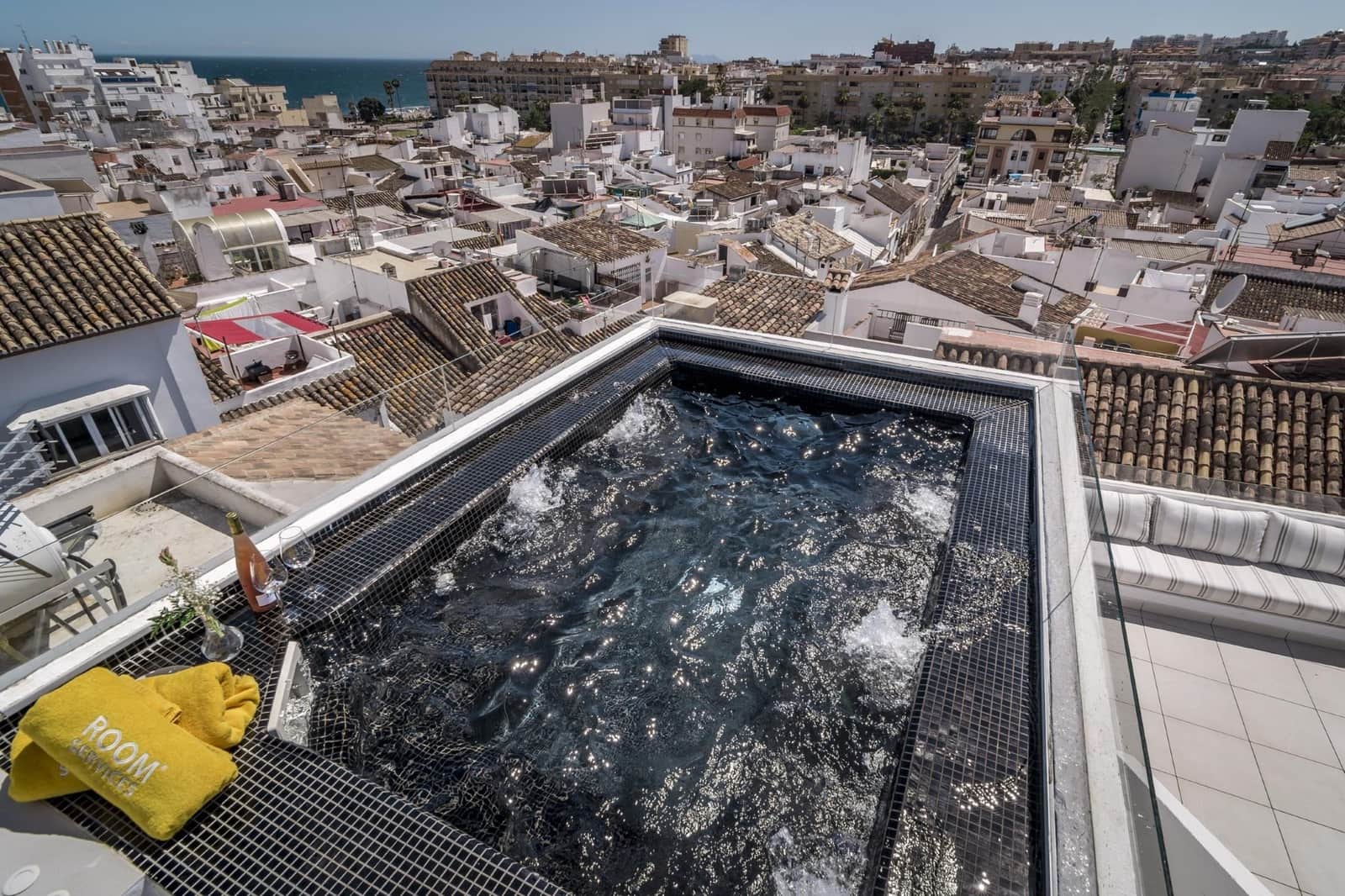 4 bedroom Townhouse for sale in Estepona with pool - € 1,500,000 (Ref: 10119054)
