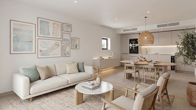 2 bedroom Townhouse for sale in Estepona - € 650,000 (Ref: 10119058)