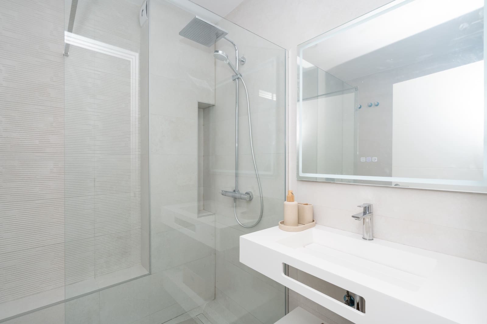 2 bedroom Apartment for sale in Estepona - € 870,000 (Ref: 10119061)