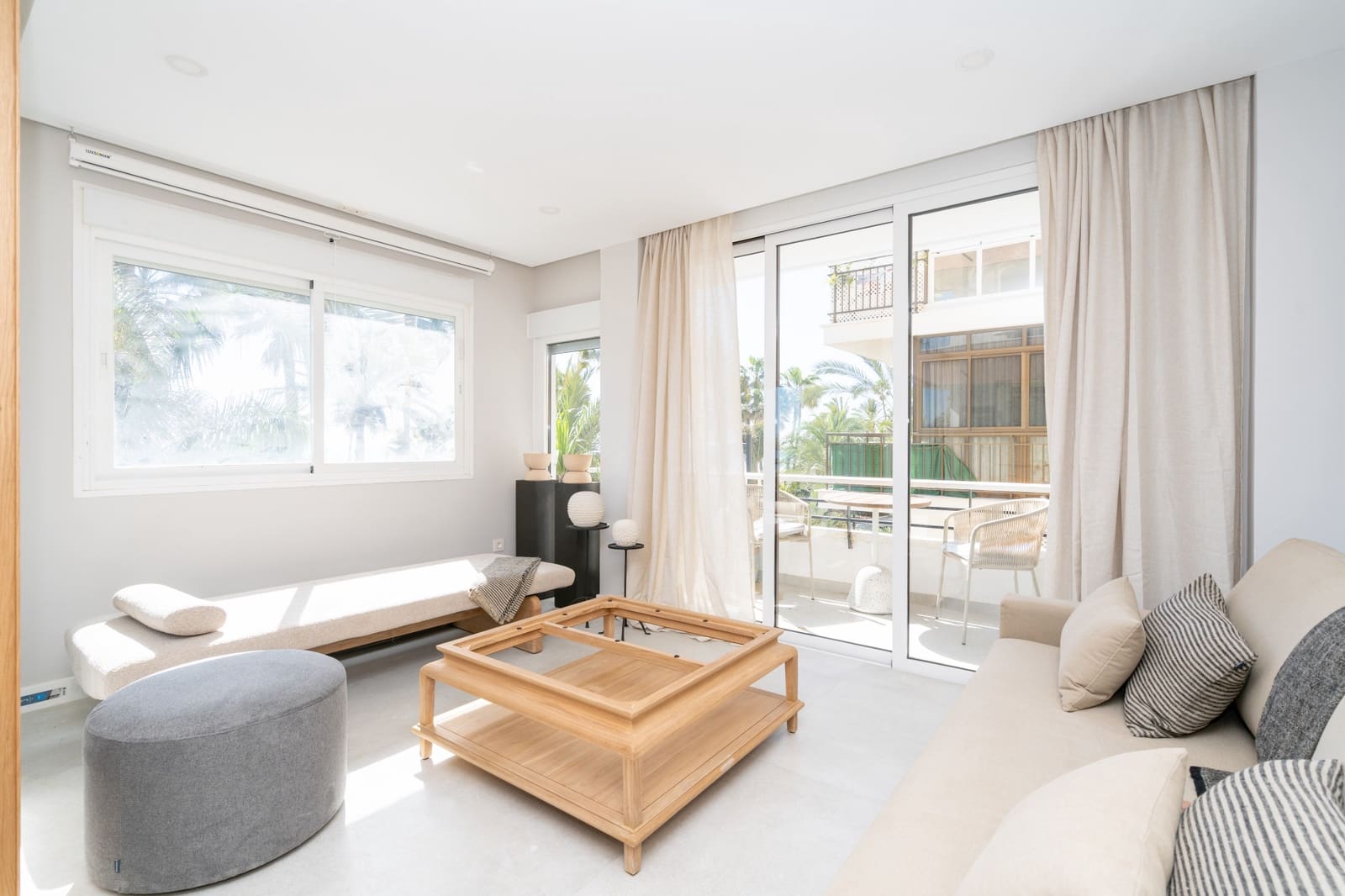 2 bedroom Apartment for sale in Estepona - € 870,000 (Ref: 10119061)