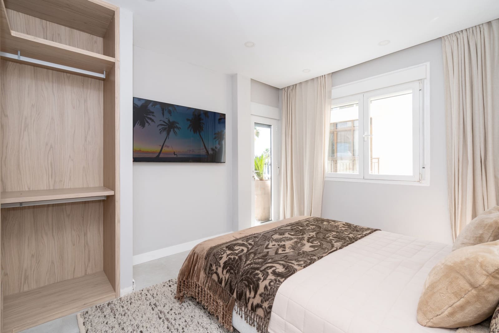 2 bedroom Apartment for sale in Estepona - € 870,000 (Ref: 10119061)
