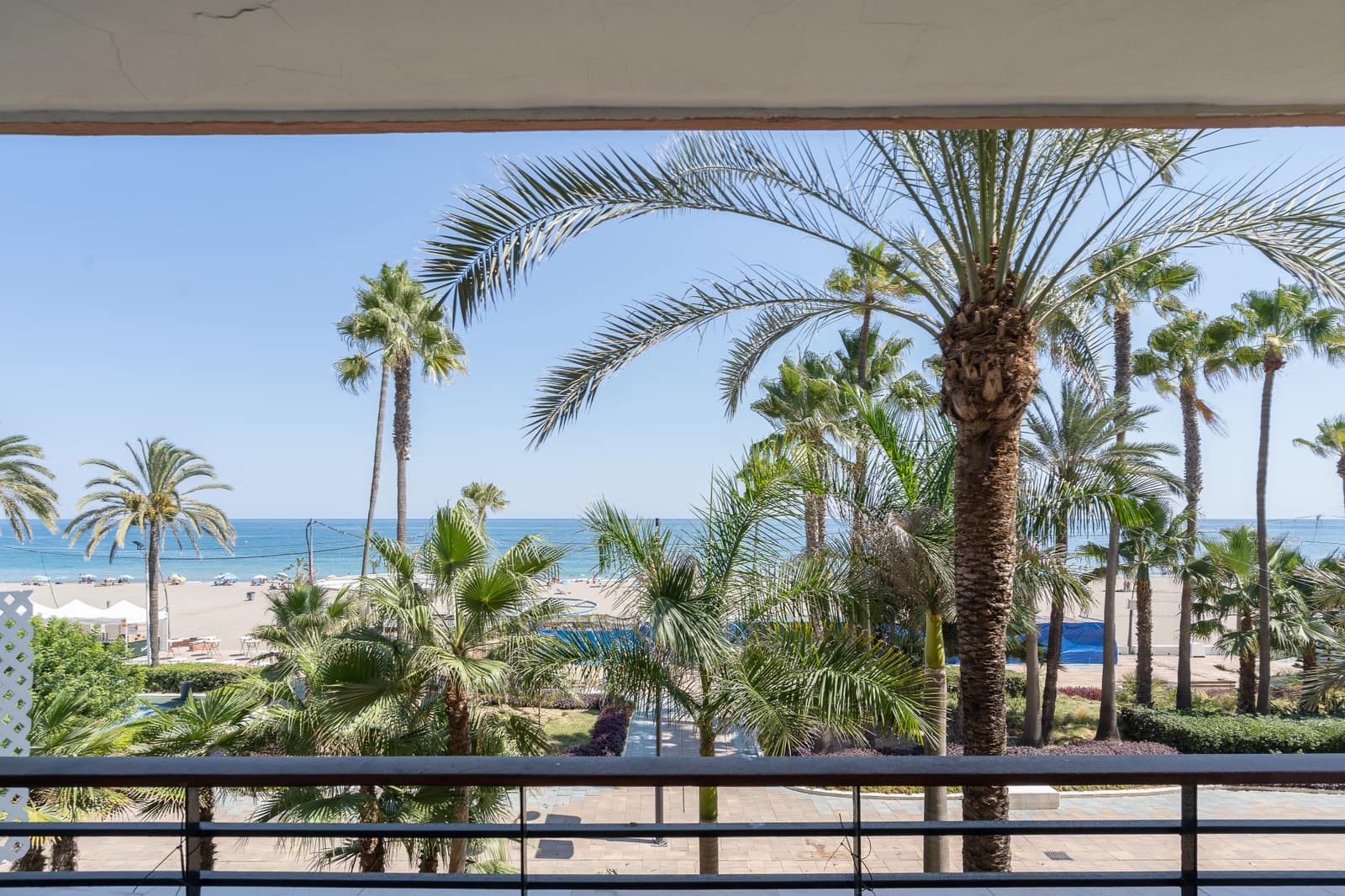 2 bedroom Apartment for sale in Estepona - € 870,000 (Ref: 10119061)