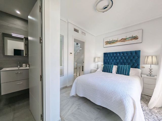 4 sypialnia Dom na sprzedaż w Marbella z basenem garażem - 675 000 € (Ref: 10119062)
