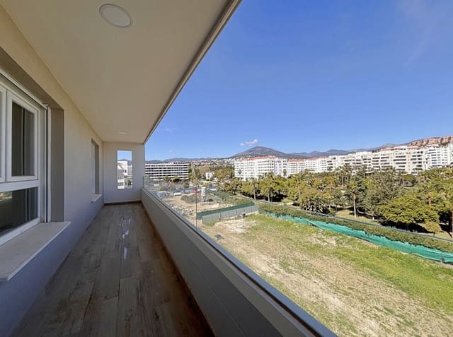 3 quarto Apartamento para venda em Nueva Andalucia, Marbella com piscina garagem - 500 000 € (Ref: 10124259)