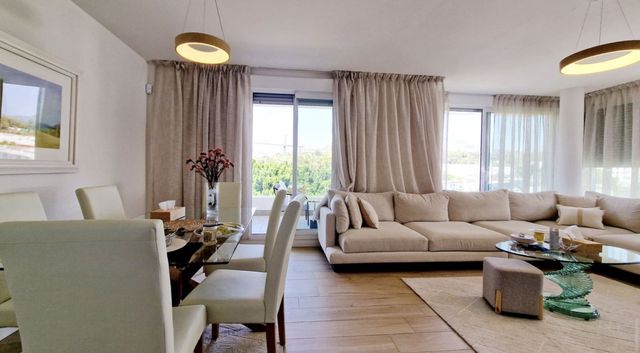 3 sovrum Lägenhet till salu i Nueva Andalucia, Marbella med pool garage - 550 000 € (Ref: 10124260)