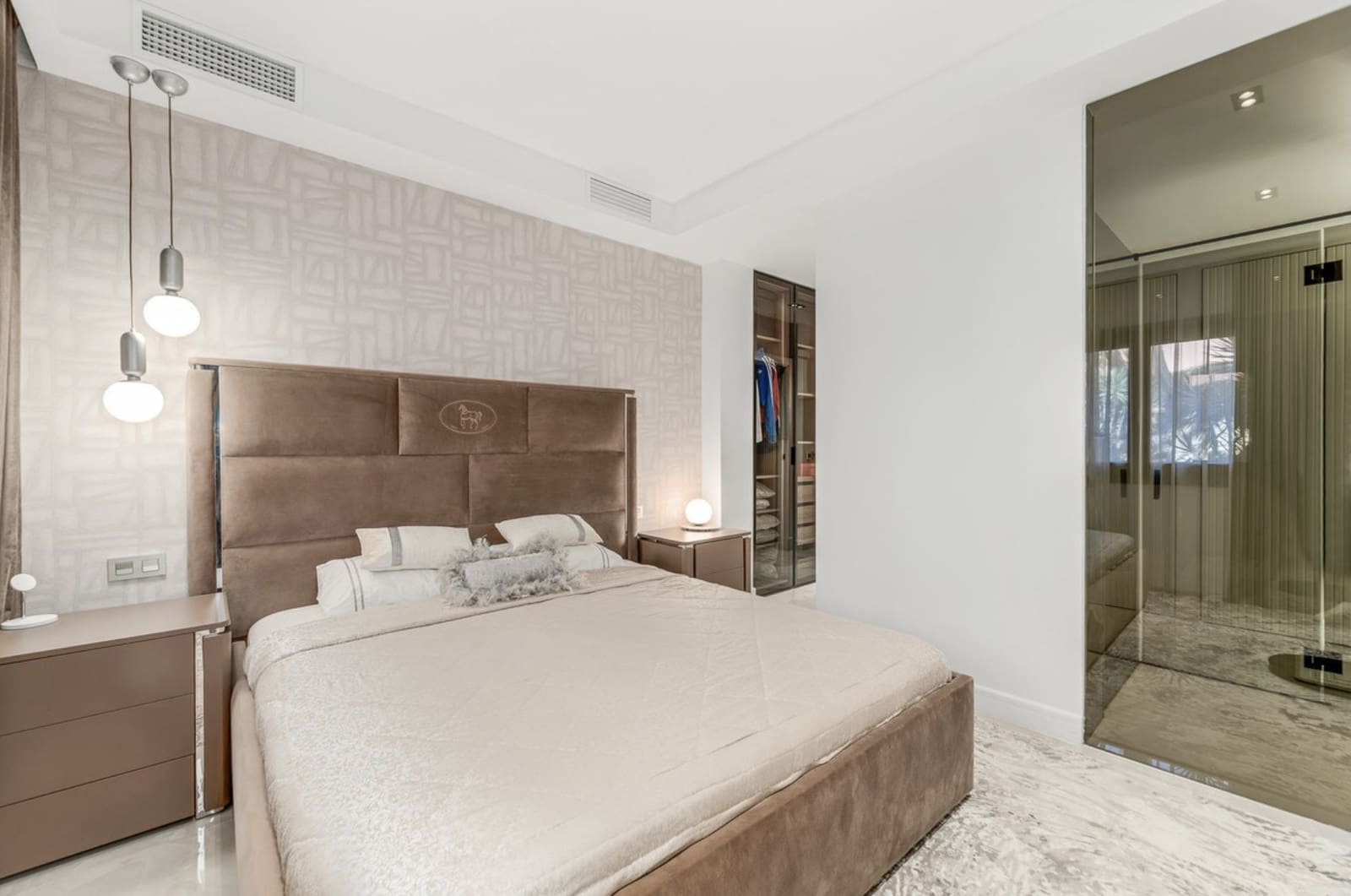 3 bedroom Apartment for sale in Guadalmansa with pool garage - € 2,300,000 (Ref: 10124263)