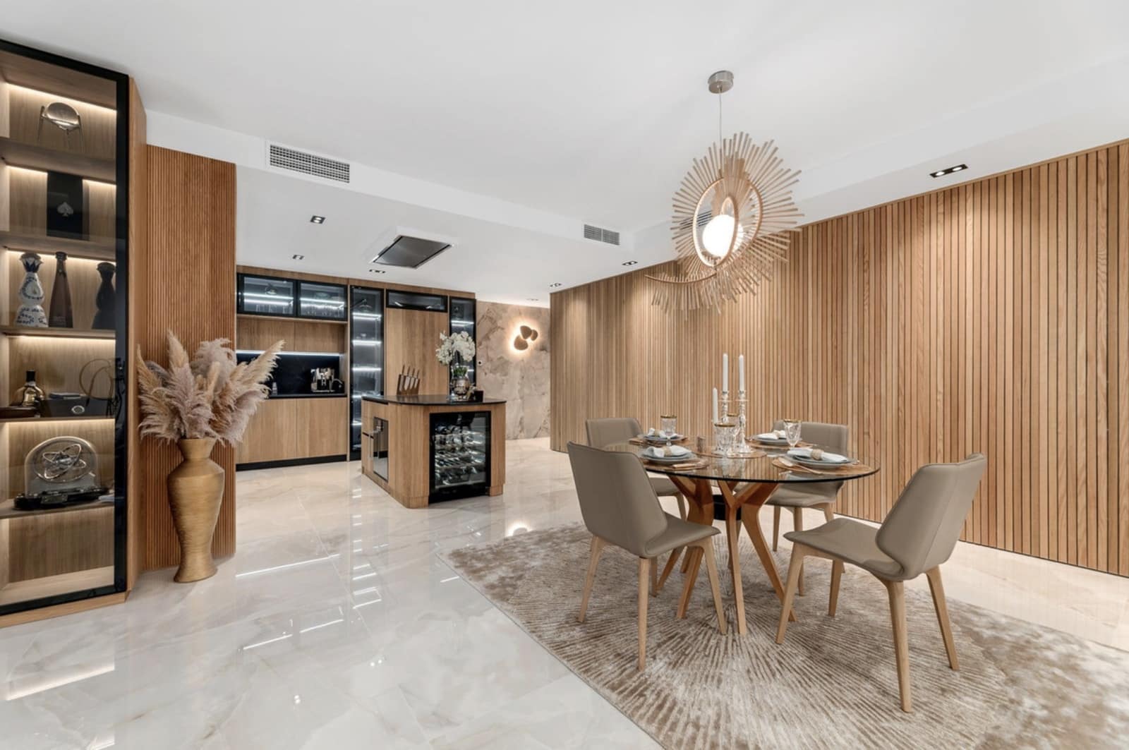 3 bedroom Apartment for sale in Guadalmansa with pool garage - € 2,300,000 (Ref: 10124263)