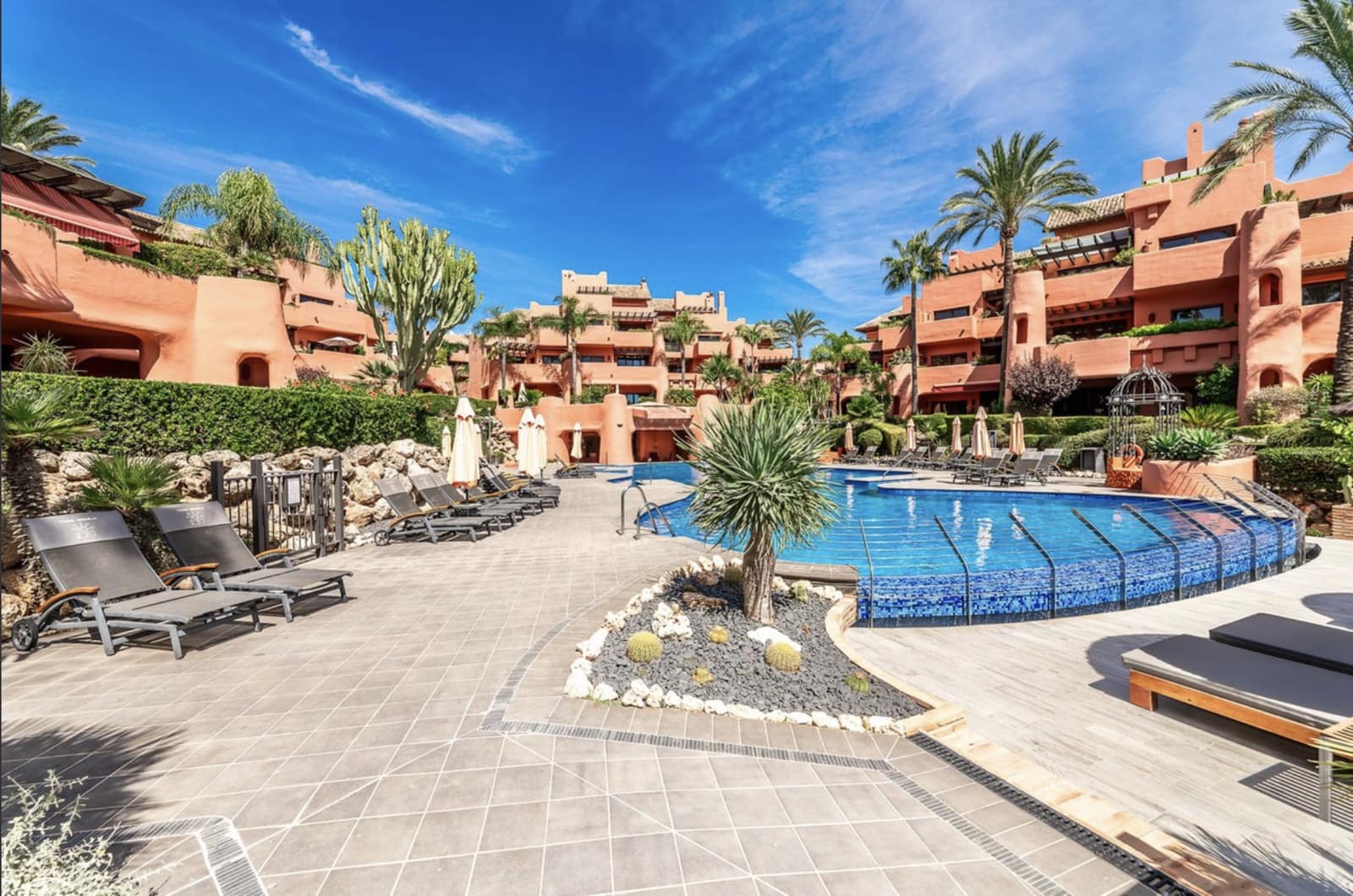 3 bedroom Apartment for sale in Guadalmansa with pool garage - € 2,300,000 (Ref: 10124263)