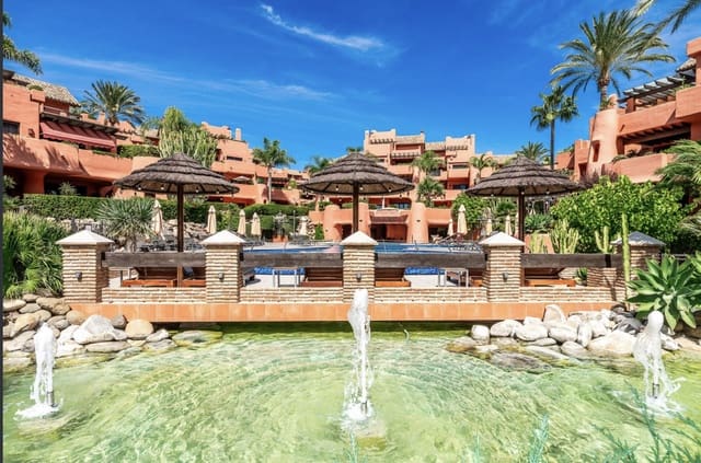Apartamento de 3 habitaciones en Guadalmansa, Estepona en venta con piscina garaje - 2.300.000 € (Ref: 10124263)