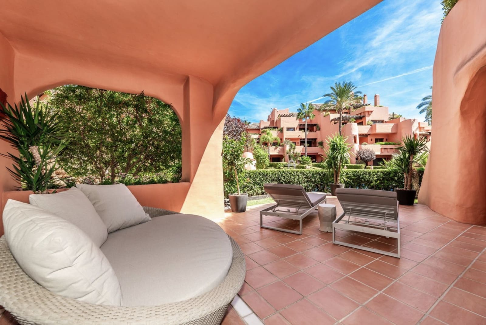 3 bedroom Apartment for sale in Guadalmansa with pool garage - € 2,300,000 (Ref: 10124263)