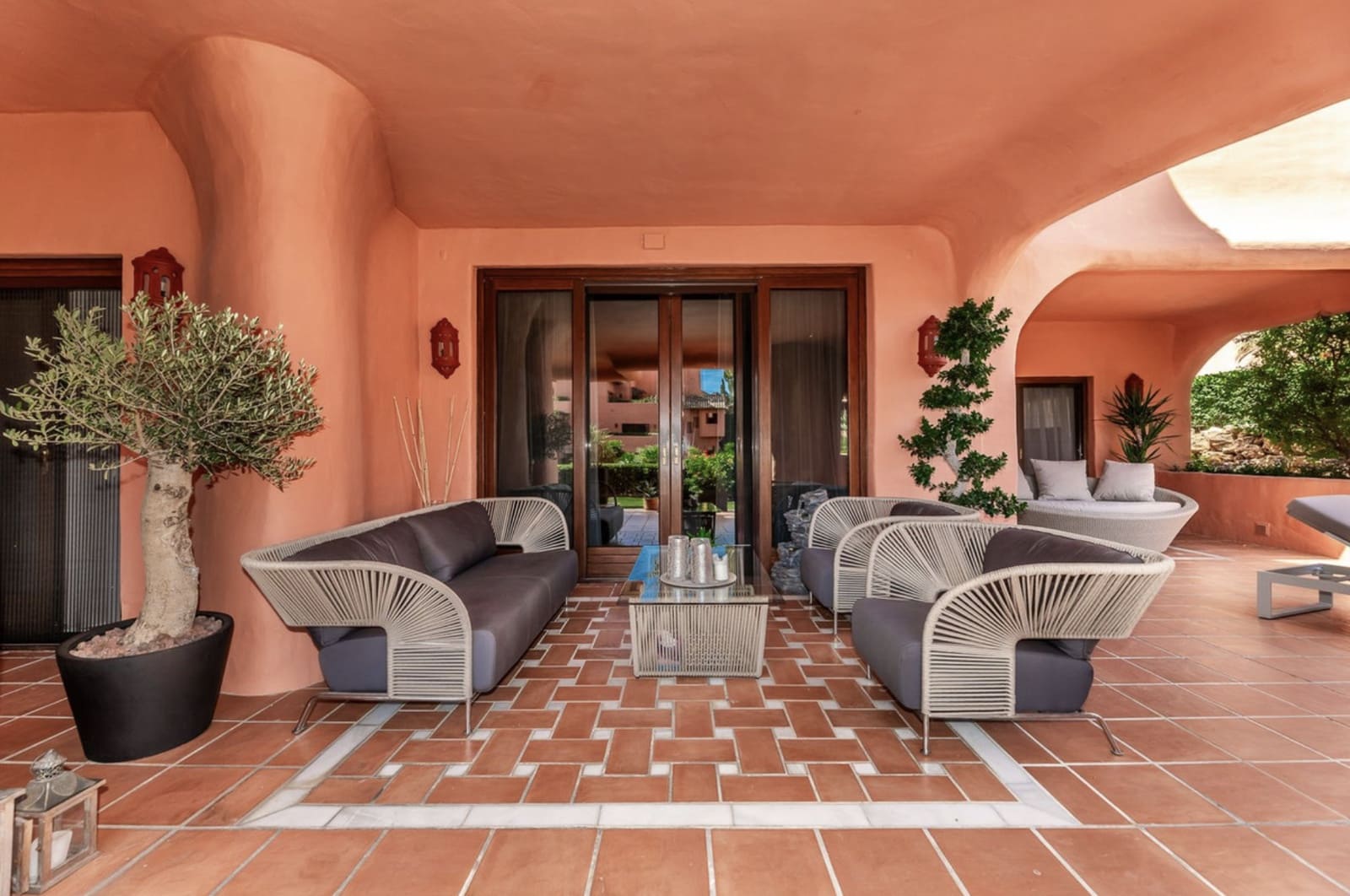 3 bedroom Apartment for sale in Guadalmansa with pool garage - € 2,300,000 (Ref: 10124263)
