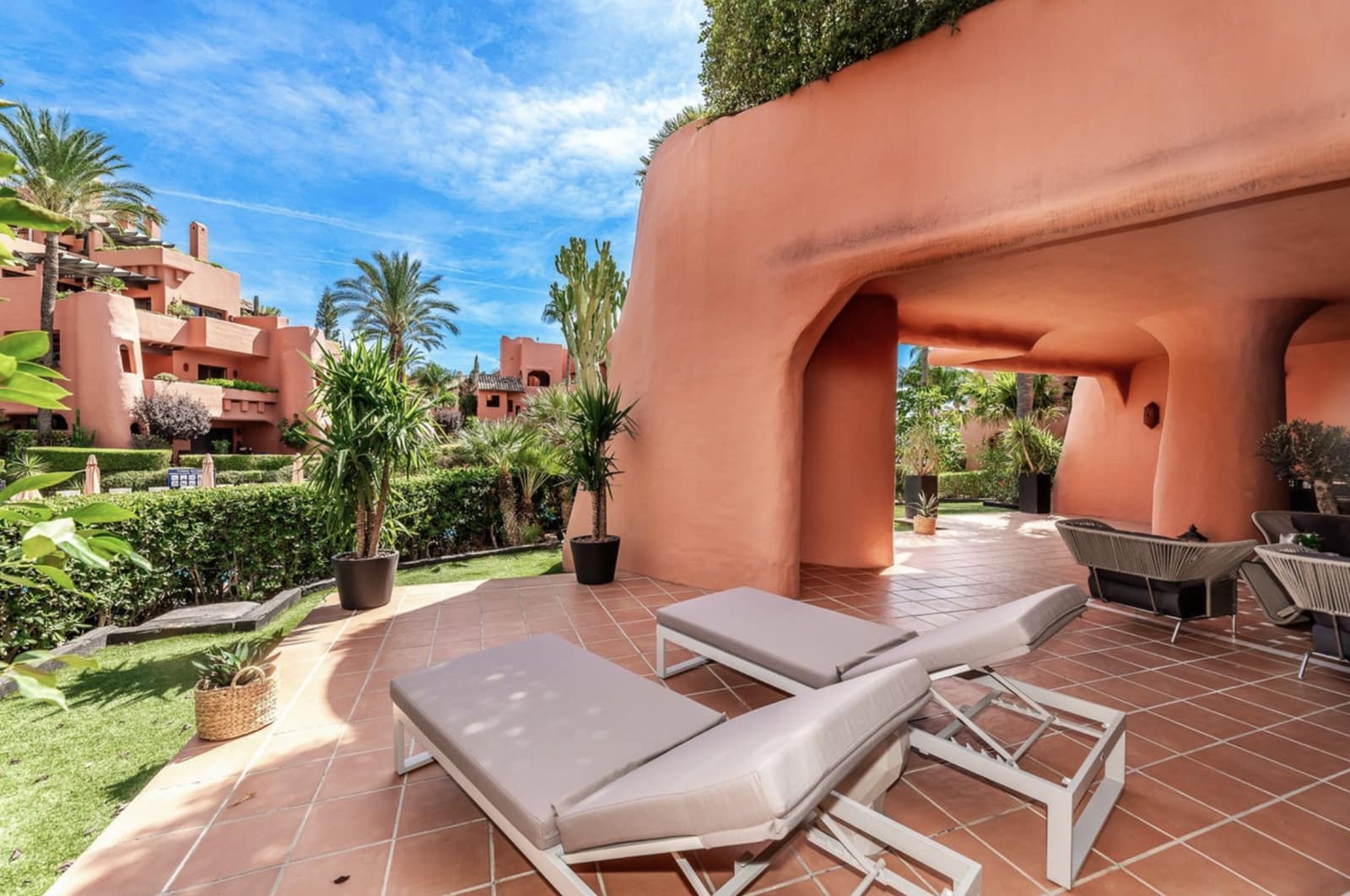 3 bedroom Apartment for sale in Guadalmansa with pool garage - € 2,300,000 (Ref: 10124263)