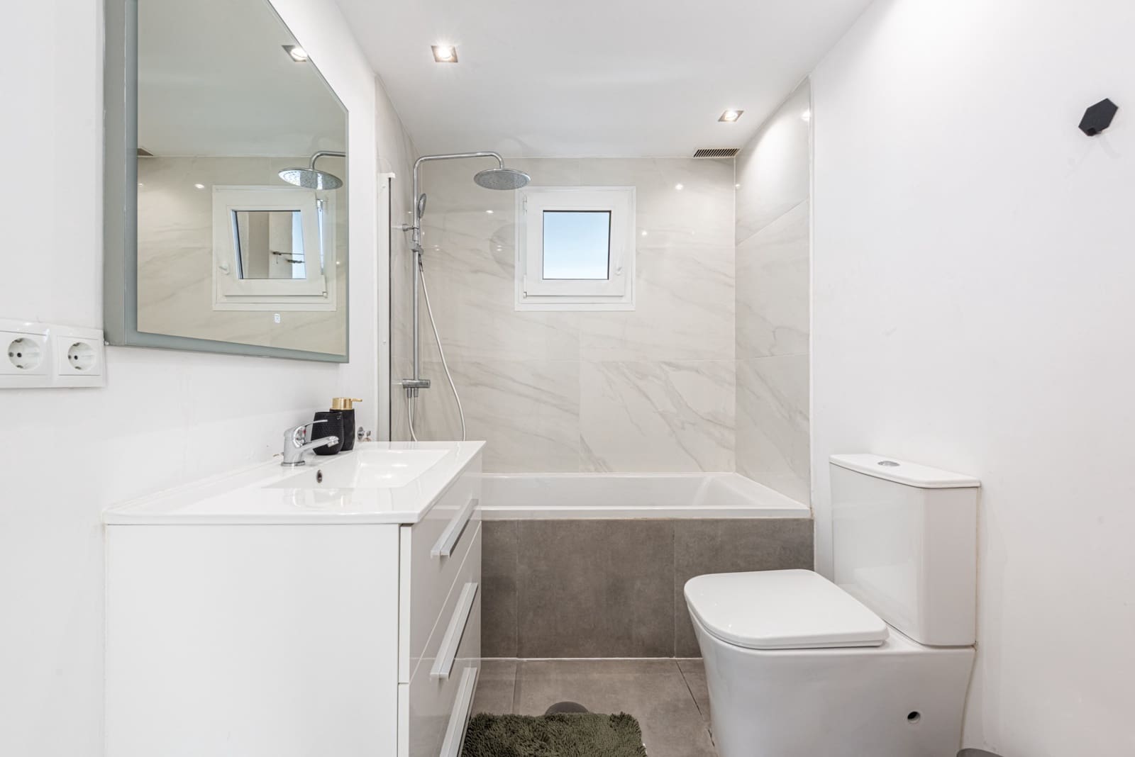 Ático de 2 habitaciones en Marbella en venta con piscina - 450.000 € (Ref: 10124264)