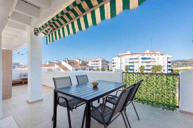 Ático de 2 habitaciones en Rodeo Alto - Guadaiza - La Campana, Marbella en venta con piscina - 450.000 € (Ref: 10124264)