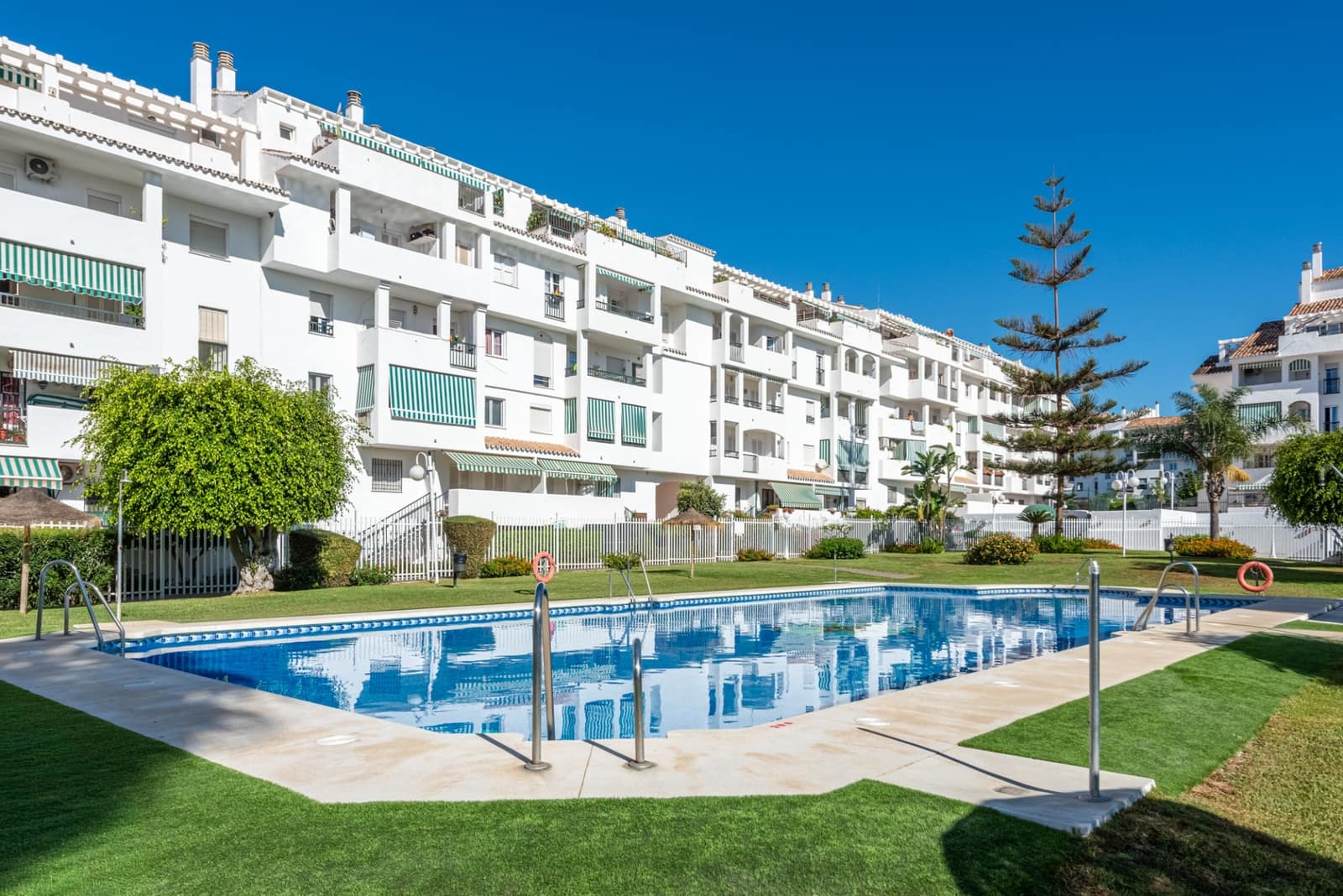 Ático de 2 habitaciones en Marbella en venta con piscina - 450.000 € (Ref: 10124264)