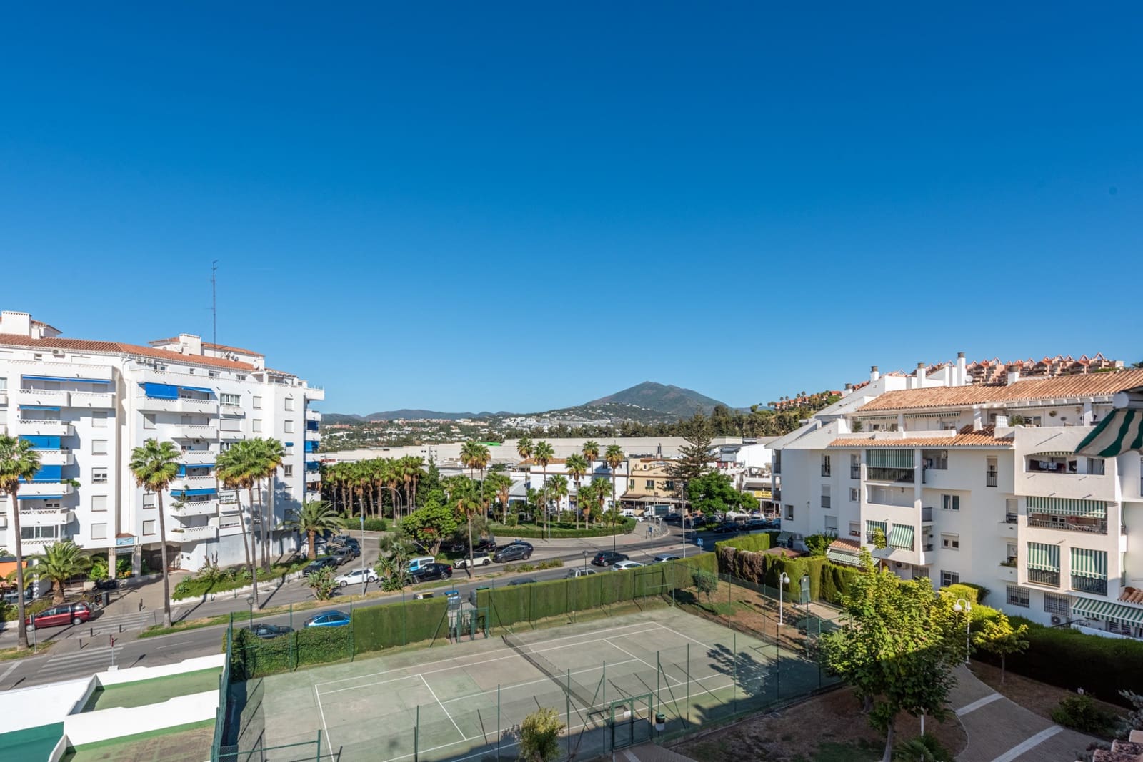 Ático de 2 habitaciones en Marbella en venta con piscina - 450.000 € (Ref: 10124264)
