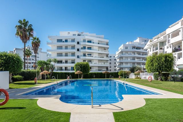 Ático de 2 habitaciones en Rodeo Alto - Guadaiza - La Campana, Marbella en venta con piscina - 450.000 € (Ref: 10124264)