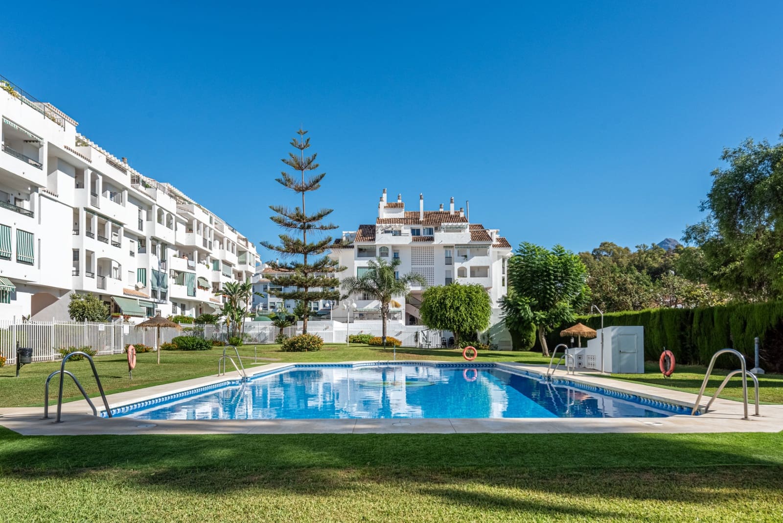 Ático de 2 habitaciones en Marbella en venta con piscina - 450.000 € (Ref: 10124264)