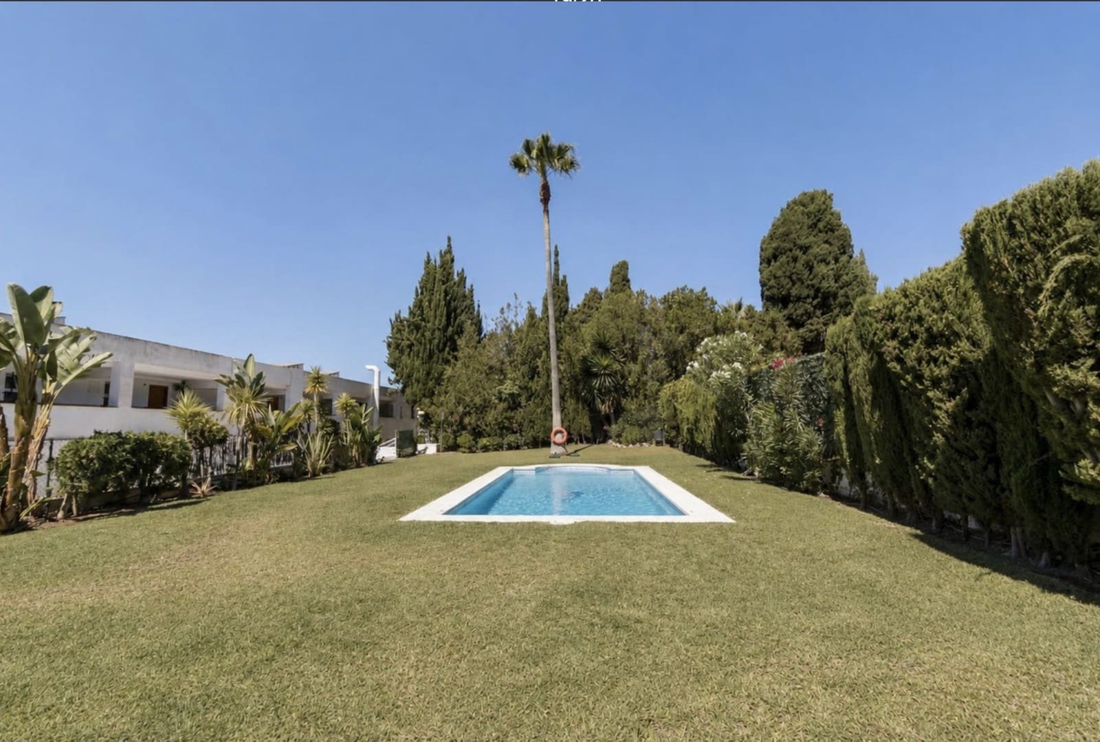 2 bedroom Apartment for sale in Marbella with pool garage - € 395,000 (Ref: 10124265)