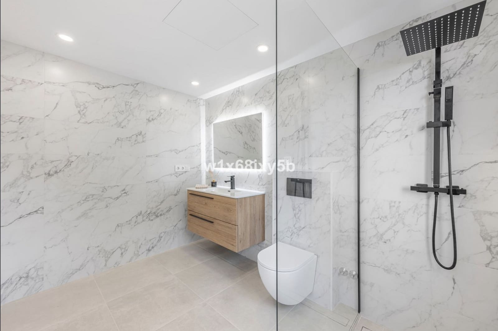 3 slaapkamer Villa te koop in Nueva Andalucia met zwembad - € 1.144.500 (Ref: 10129020)