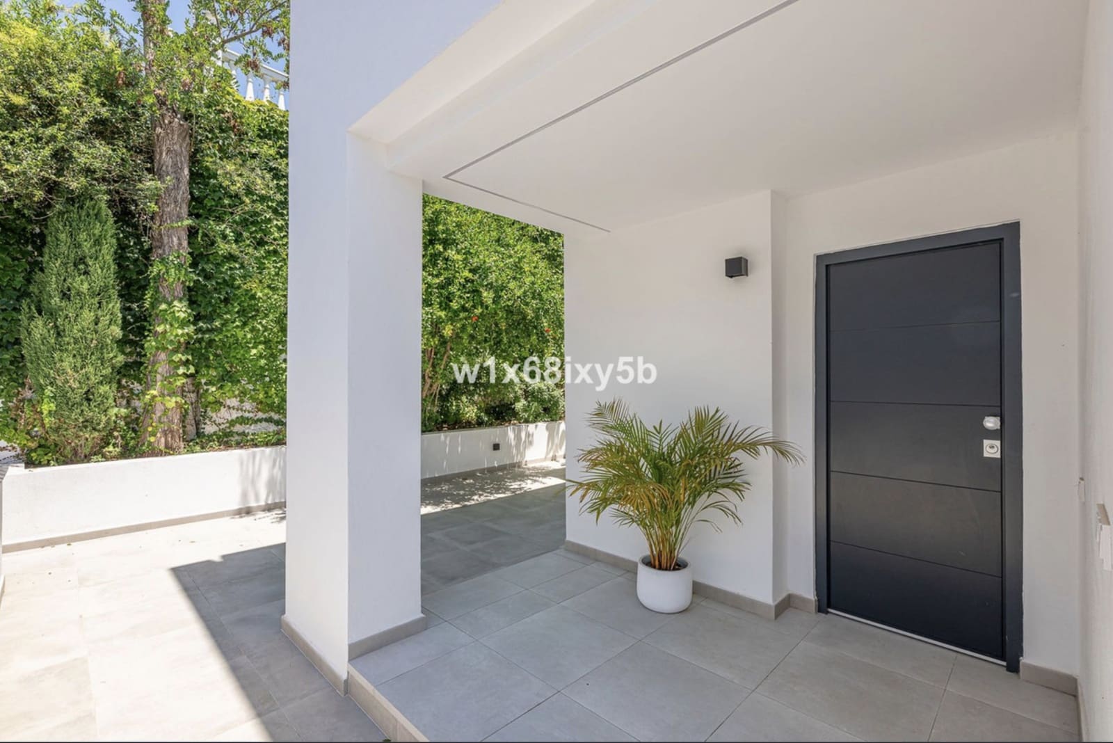 3 slaapkamer Villa te koop in Nueva Andalucia met zwembad - € 1.144.500 (Ref: 10129020)