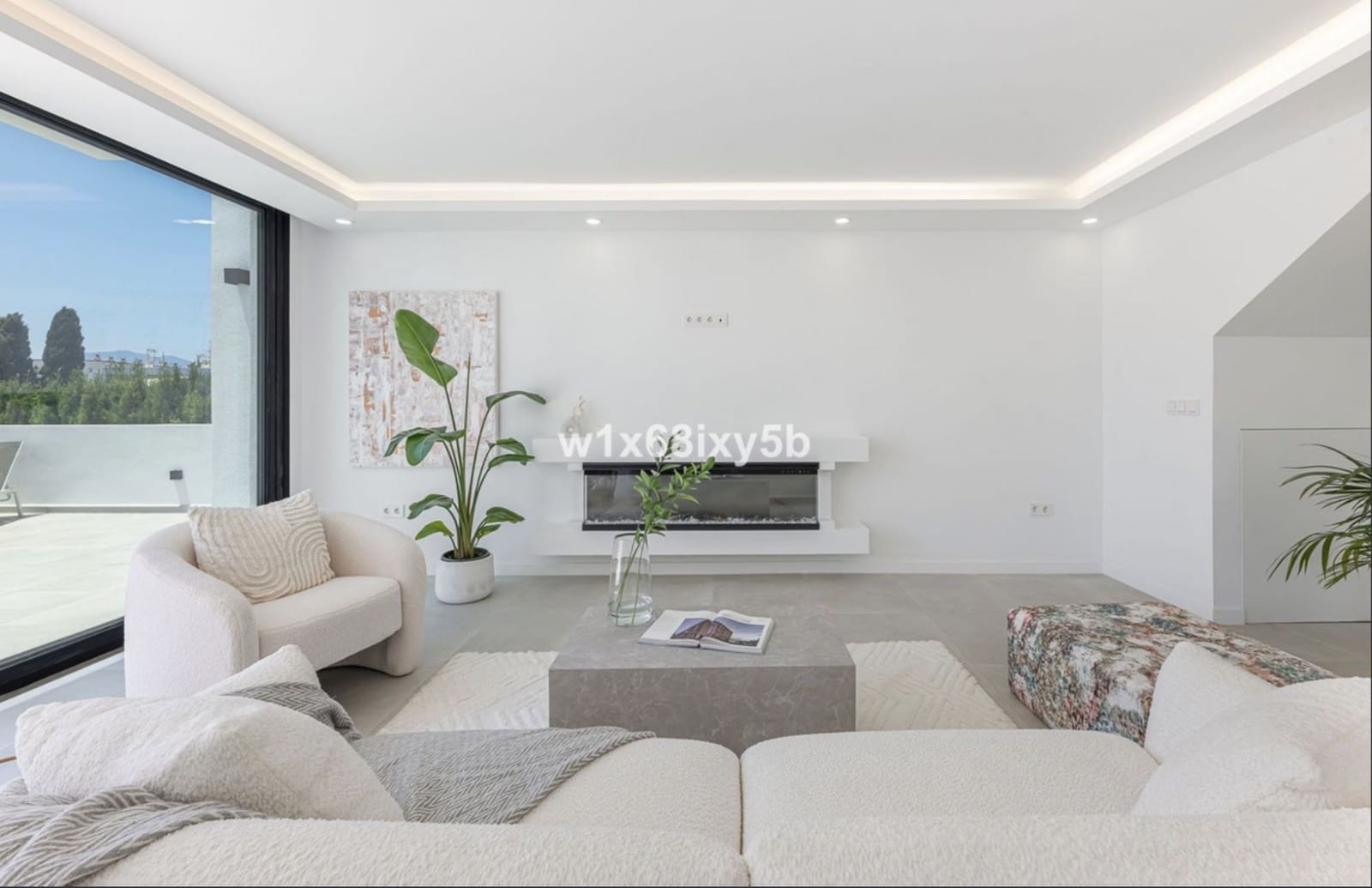 3 slaapkamer Villa te koop in Nueva Andalucia met zwembad - € 1.144.500 (Ref: 10129020)