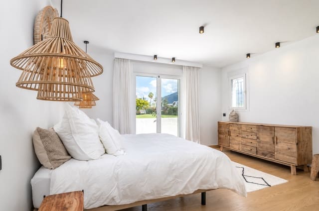 3 makuuhuone Omakotitalo myytävänä paikassa Marbella mukana uima-altaan - 875 000 € (Ref: 10129021)