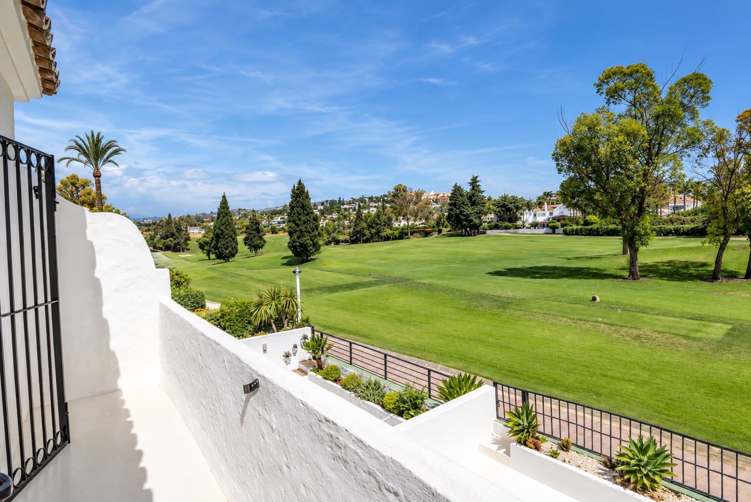 3 quarto Casa em Banda para venda em Marbella com piscina - 875 000 € (Ref: 10129021)