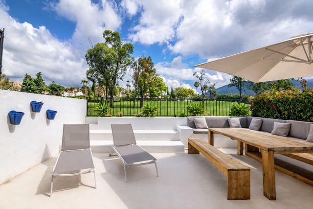 3 makuuhuone Omakotitalo myytävänä paikassa Marbella mukana uima-altaan - 875 000 € (Ref: 10129021)