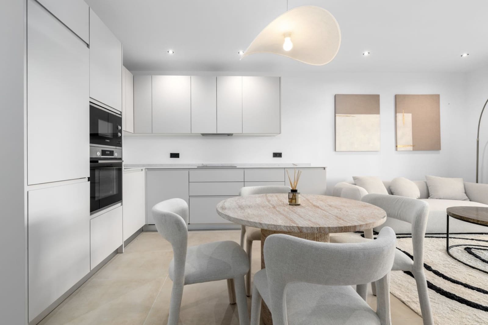 3 sypialnia Apartament na sprzedaż w Marbella z basenem garażem - 639 000 € (Ref: 10129023)