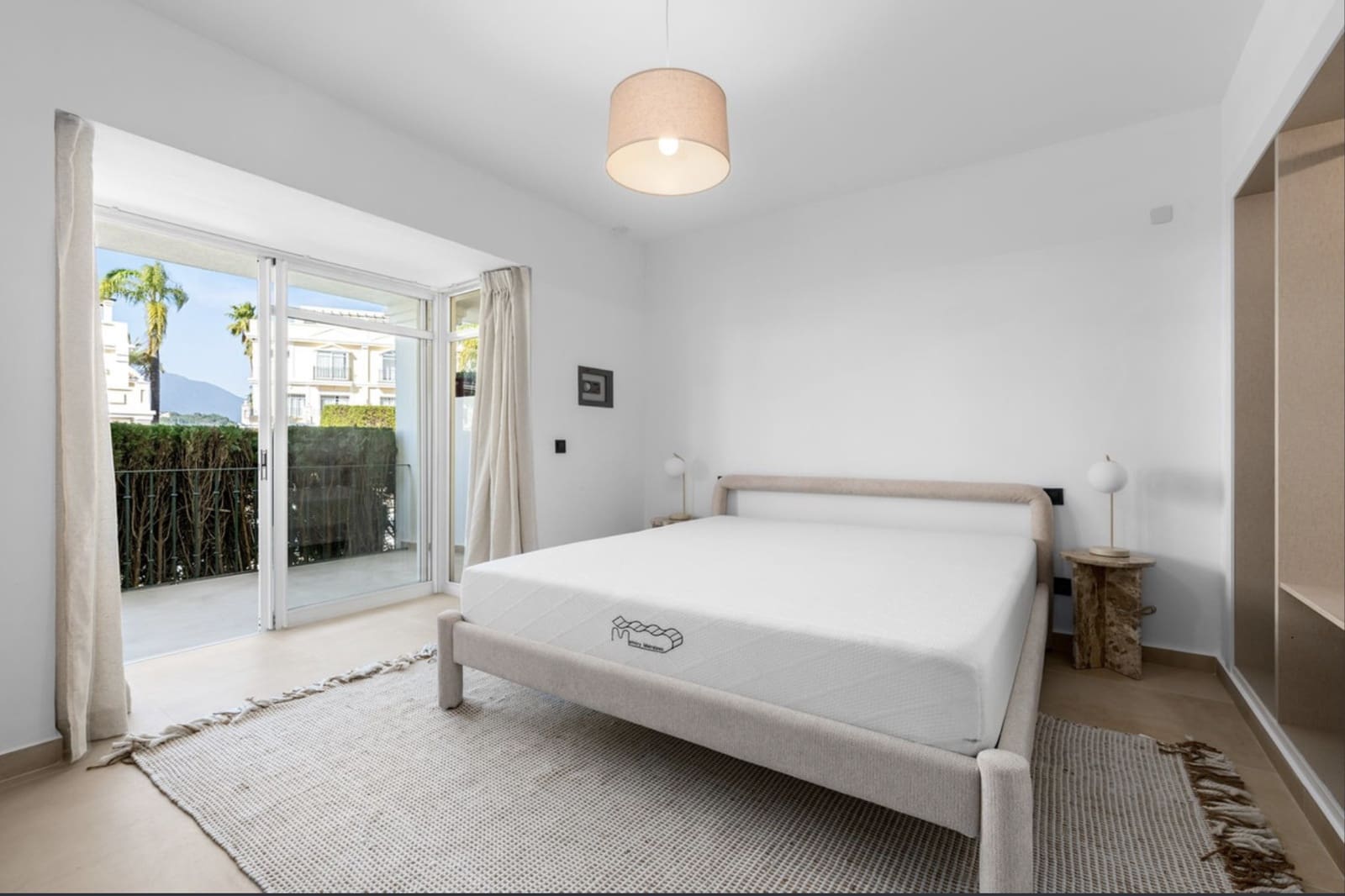 3 sypialnia Apartament na sprzedaż w Marbella z basenem garażem - 639 000 € (Ref: 10129023)