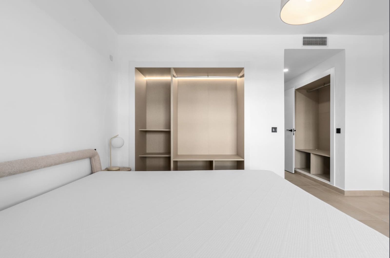 3 sypialnia Apartament na sprzedaż w Marbella z basenem garażem - 639 000 € (Ref: 10129023)