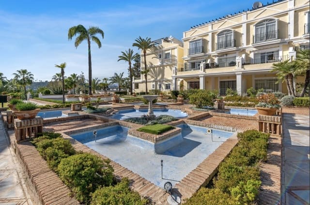 3 sypialnia Apartament na sprzedaż w Marbella z basenem garażem - 639 000 € (Ref: 10129023)